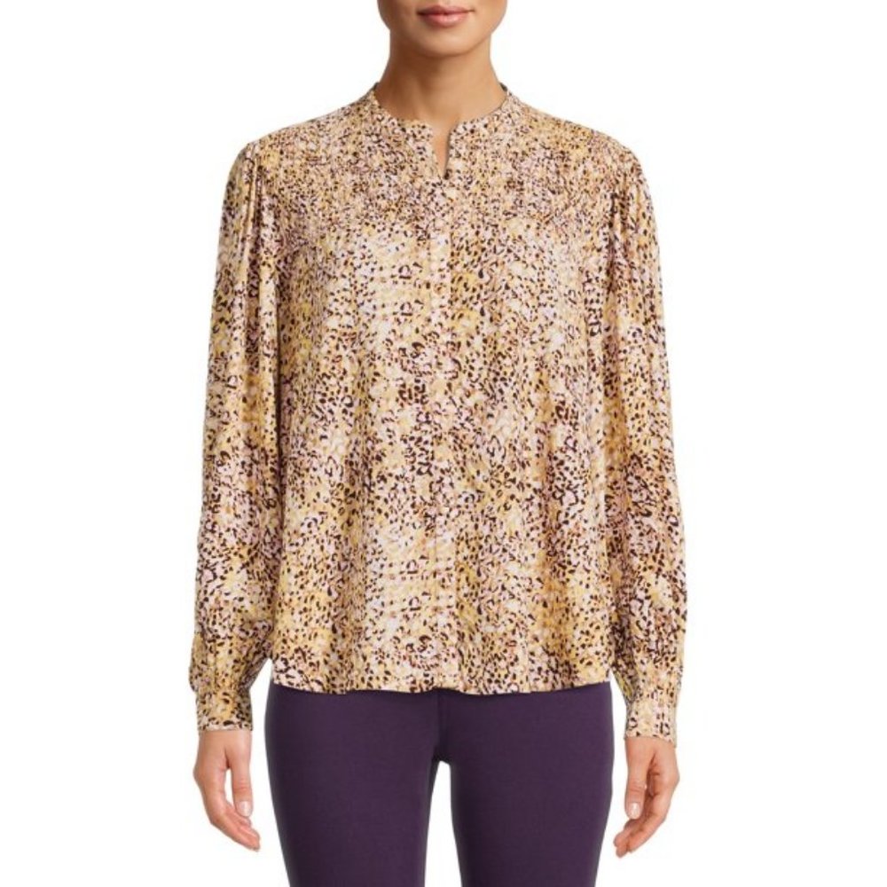 NWOT Time and Tru Women's Smocked Button Front Top